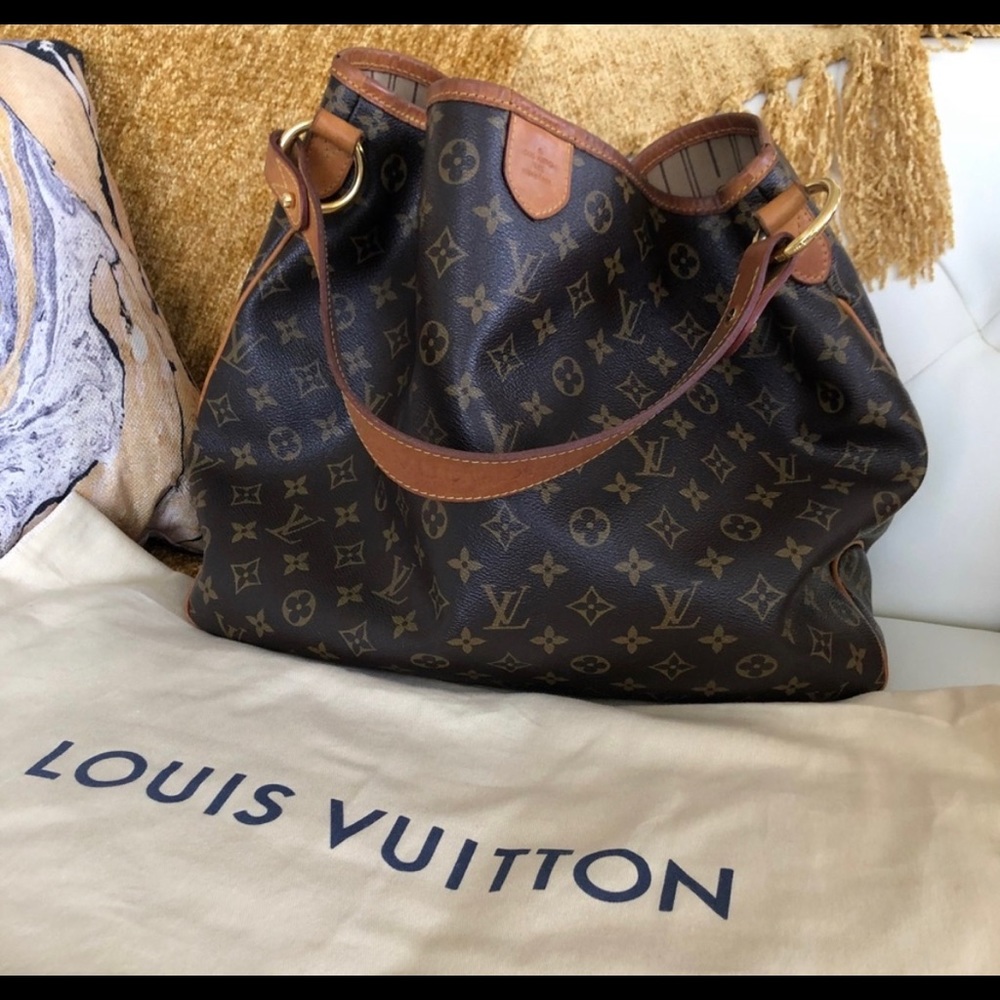Louis Vuitton MM w/ dust bag